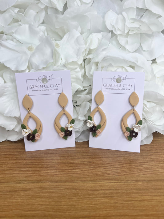 Beige floral earrings