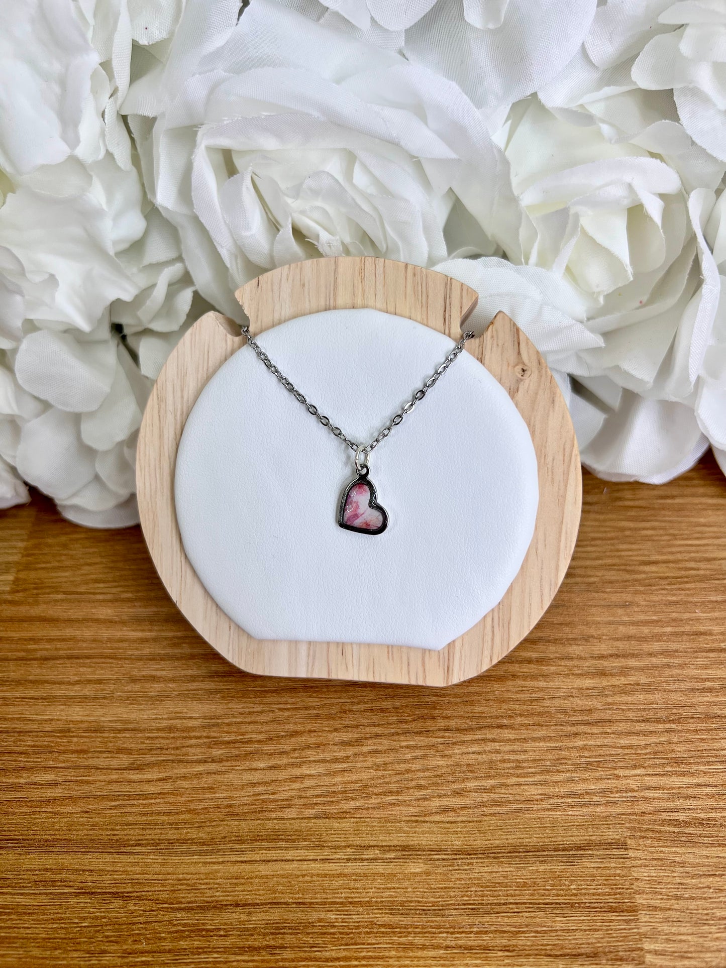 Rose design silver heart necklace