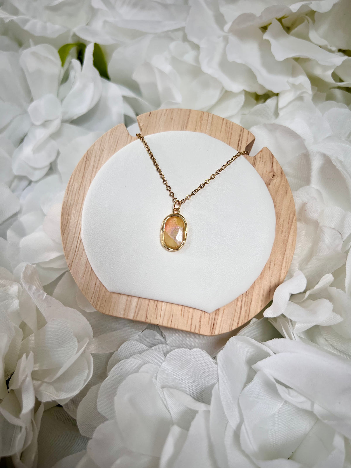 Gold oval pink & yellow necklace
